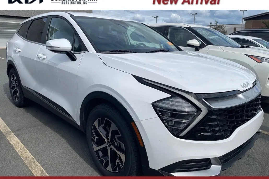 2024 Kia Sportage EX photo 1