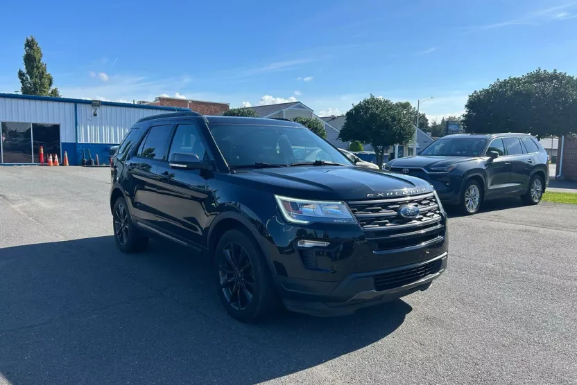 2018 Ford Explorer XLT photo 1