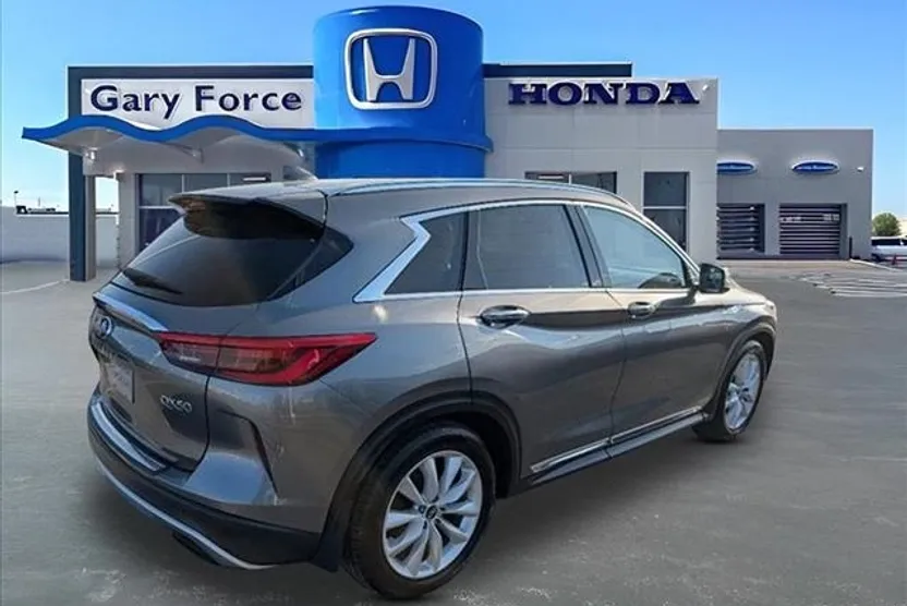 2019 Infiniti QX50 Essential photo 1