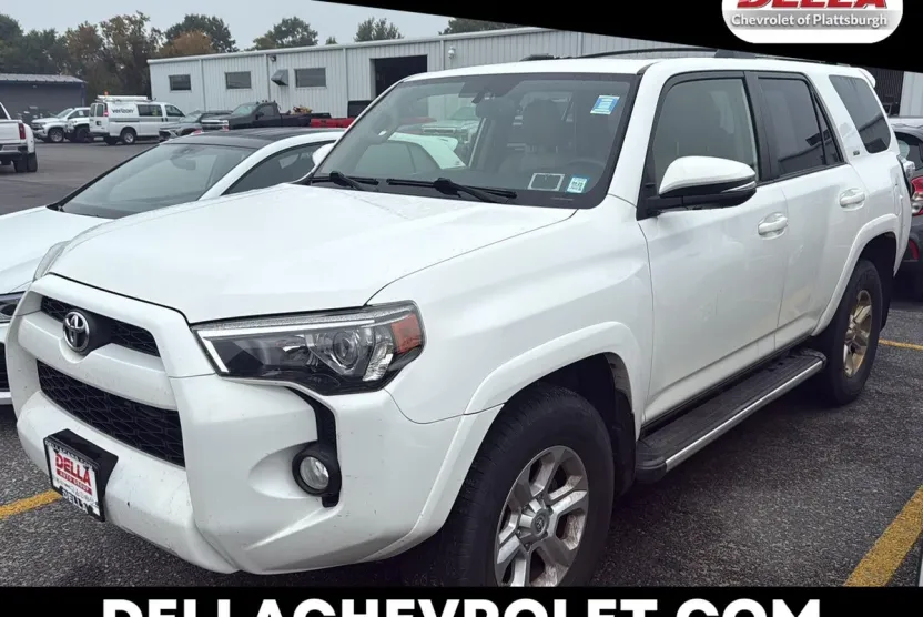 2019 Toyota 4Runner SR5 photo 1