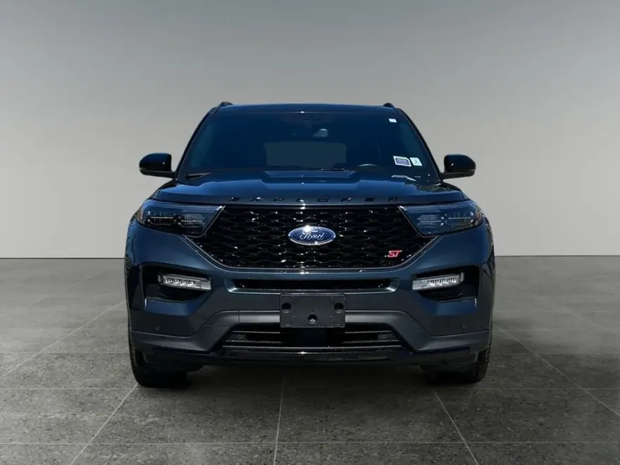 2023 Ford Explorer ST photo 1