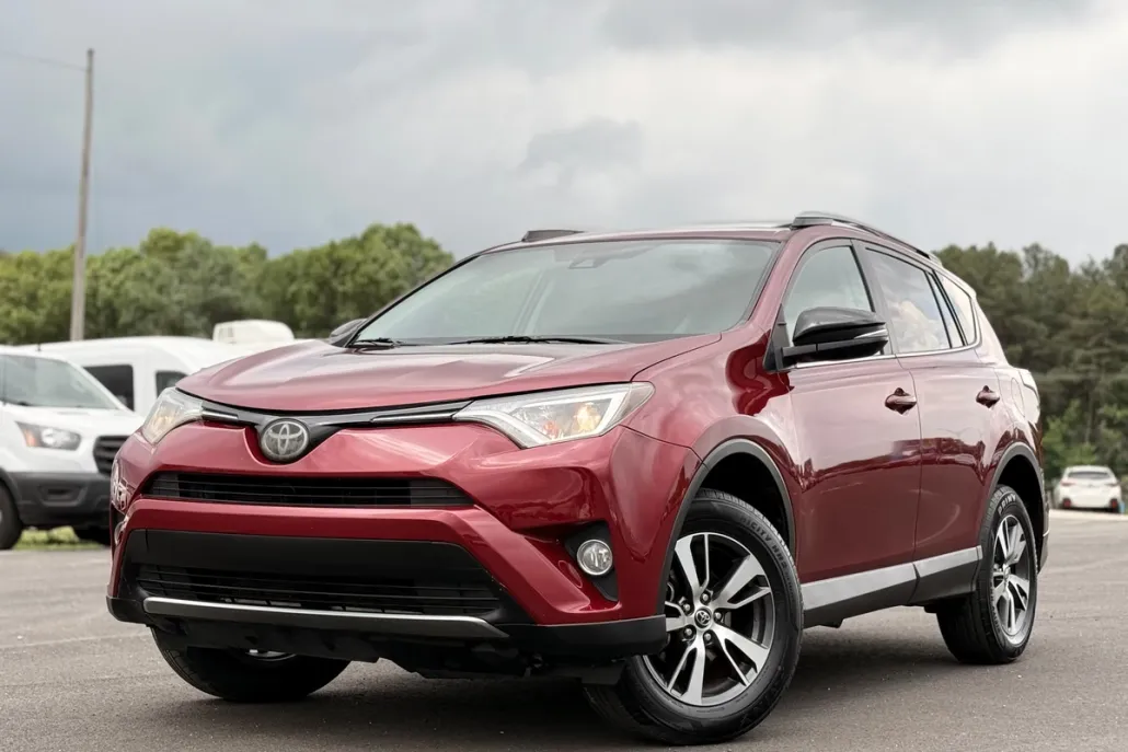 2018 Toyota RAV4 XLE photo 1