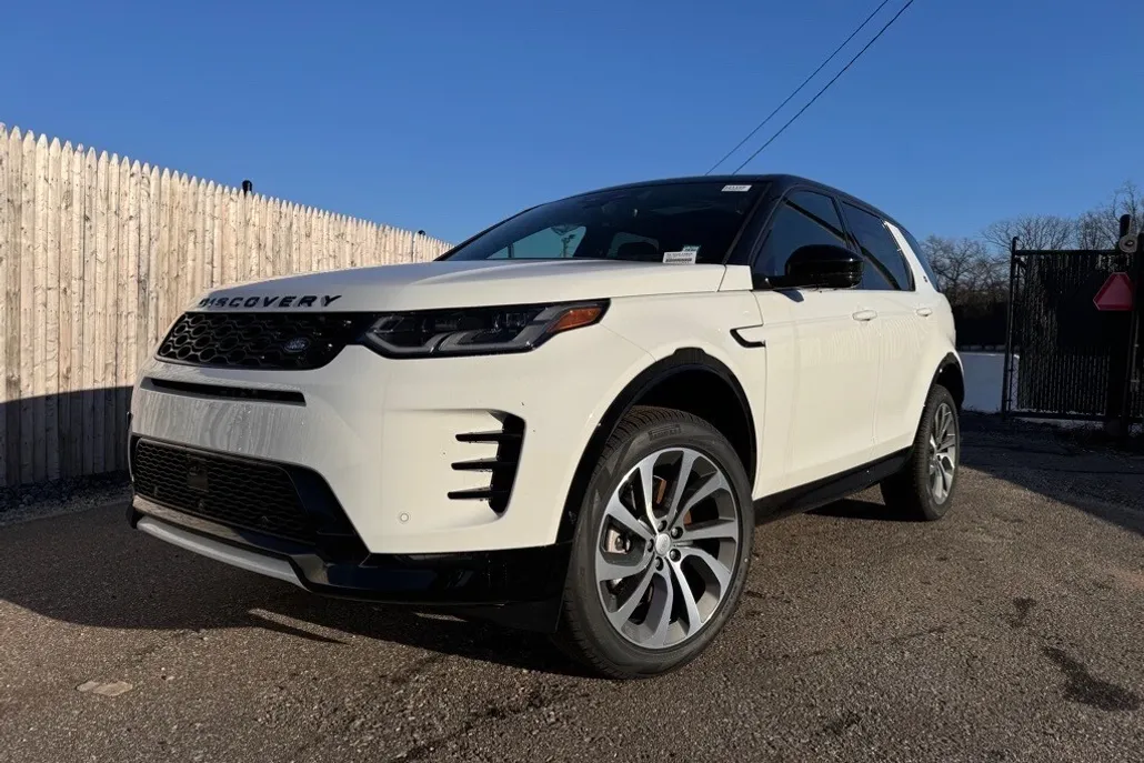 2025 Land Rover Discovery Sport Dynamic SE photo 1
