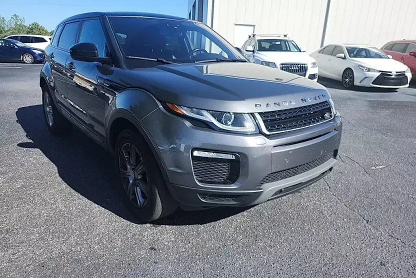 2018 Land Rover Range Rover Evoque SE photo 1