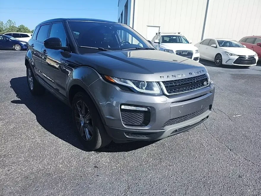 2018 Land Rover Range Rover Evoque SE photo 1