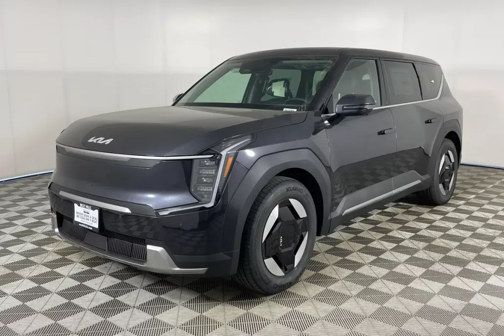 2026 Kia EV9 Light Long Range photo 1