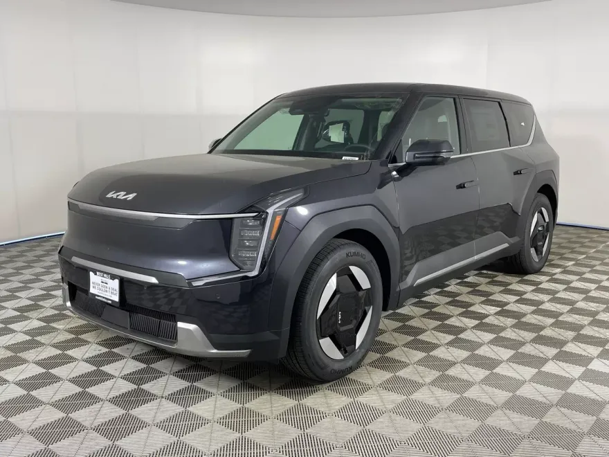 2026 Kia EV9 Light Long Range photo 1