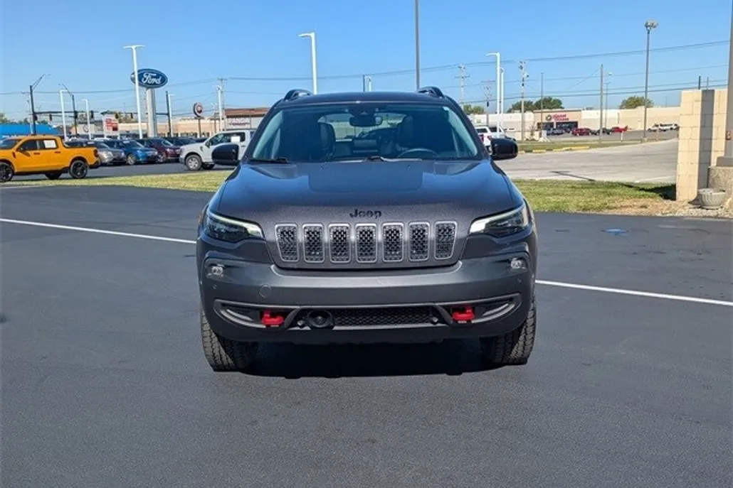 2023 Jeep Cherokee Trailhawk photo 1