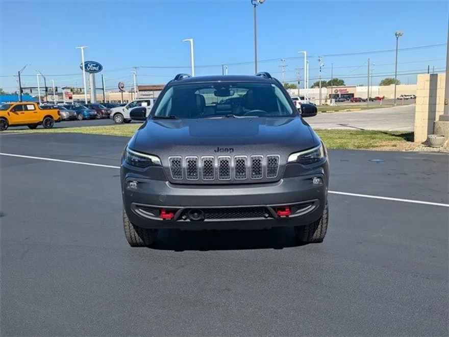 2023 Jeep Cherokee Trailhawk photo 1