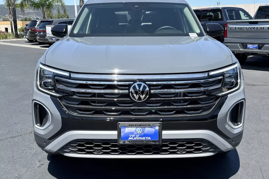 2025 Volkswagen Atlas Peak Edition SE photo 1