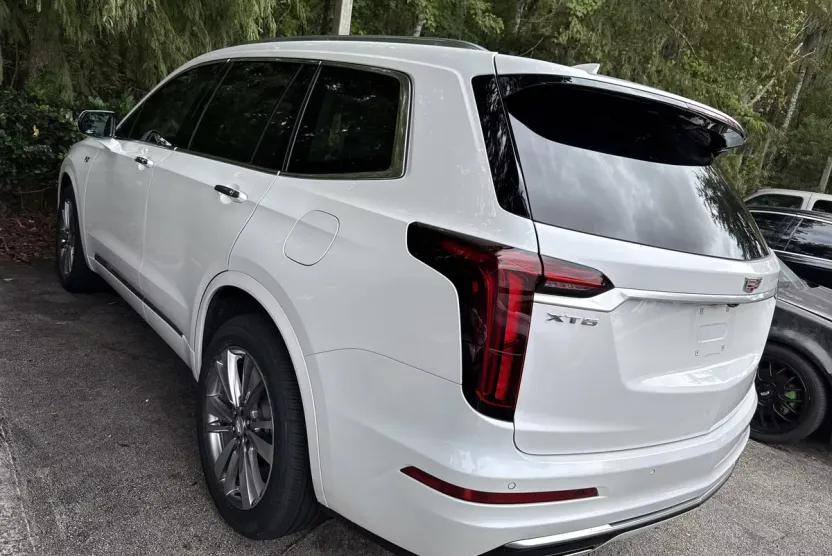 2023 Cadillac XT6 Premium Luxury photo 1