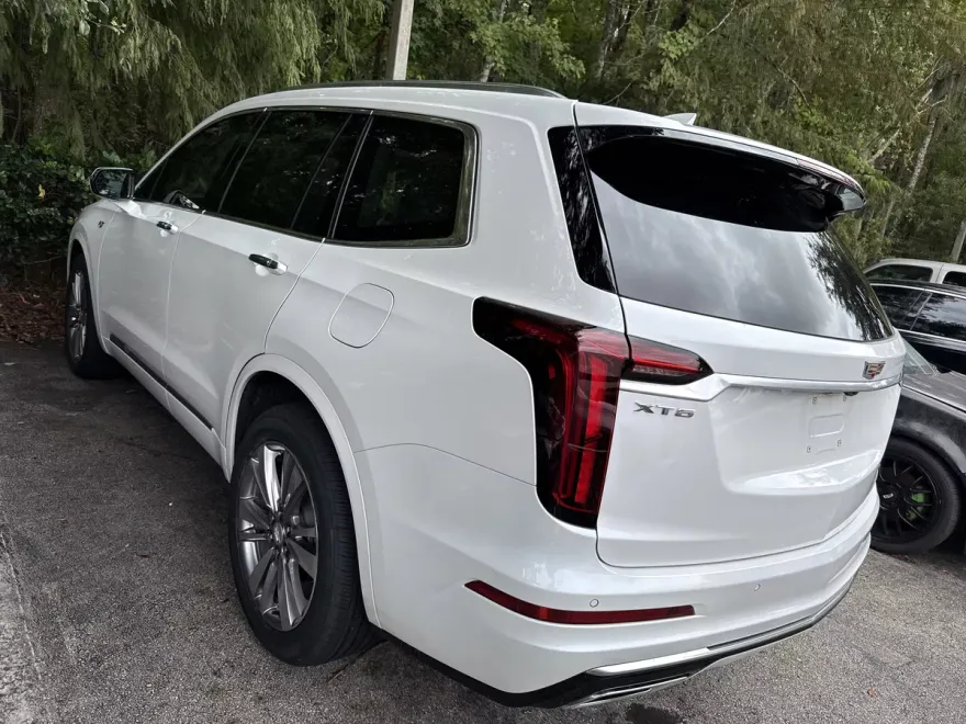 2023 Cadillac XT6 Premium Luxury photo 1