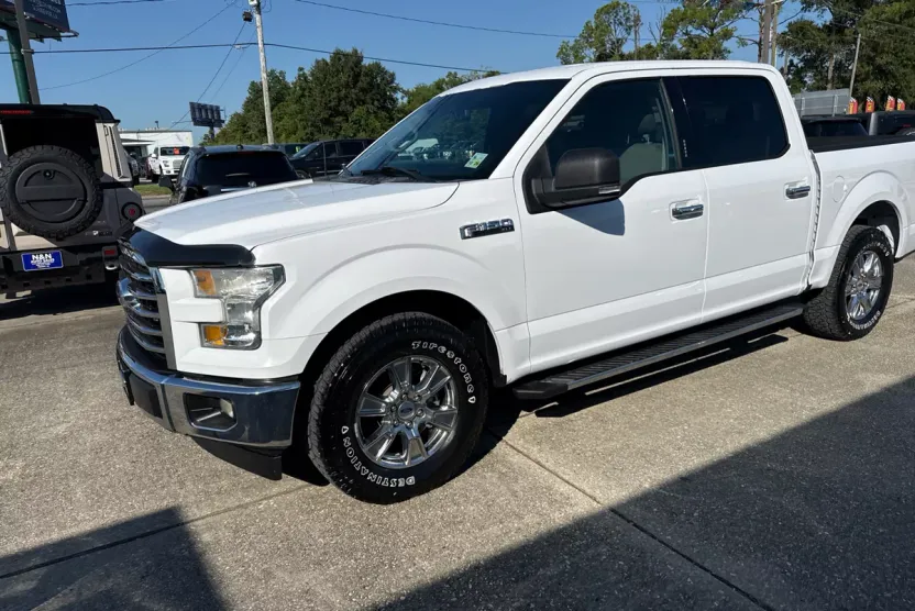 2017 Ford F-150 XLT photo 1