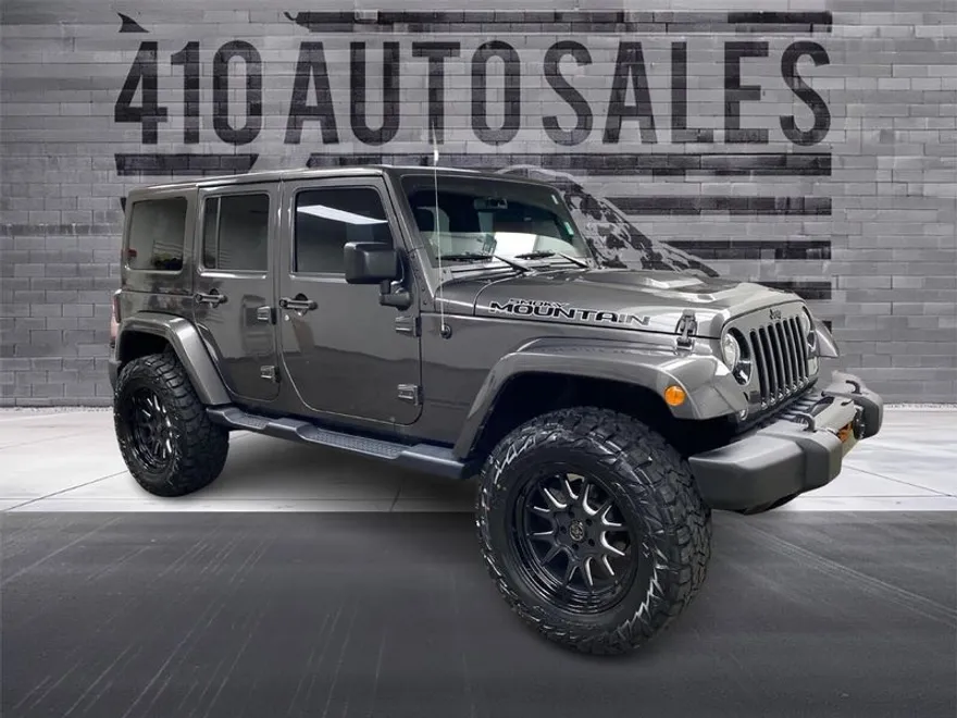 2017 Jeep Wrangler Unlimited Smoky Mountain photo 1
