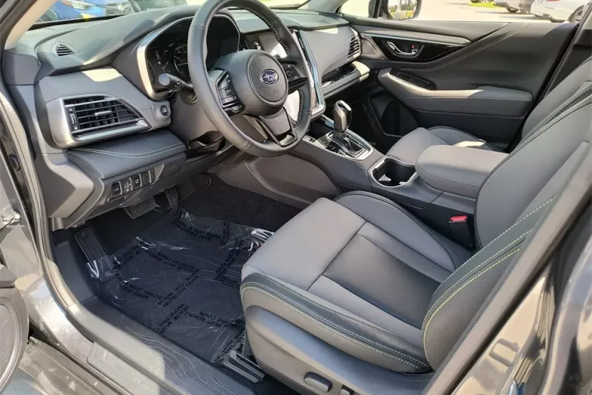2025 Subaru Outback Onyx Edition XT photo 1