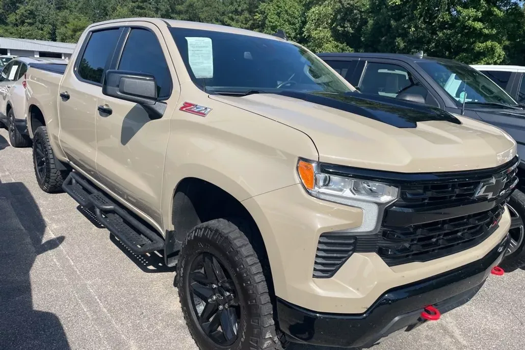 2023 Chevrolet Silverado 1500 LT Trail Boss photo 1