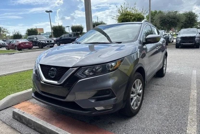 2022 Nissan Rogue Sport SV photo 1