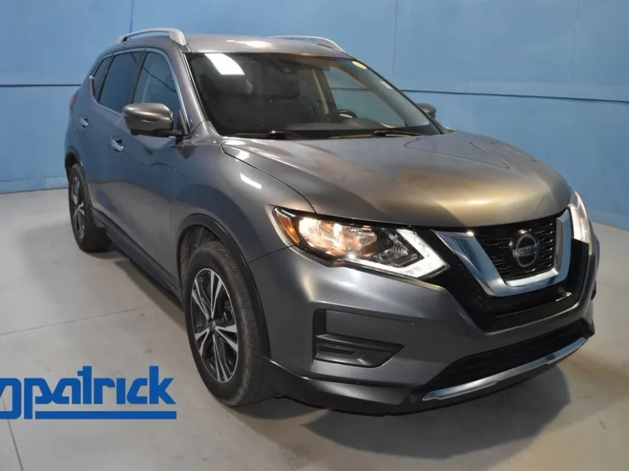 2020 Nissan Rogue SV photo 1