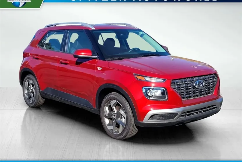 2024 Hyundai Venue SEL photo 1