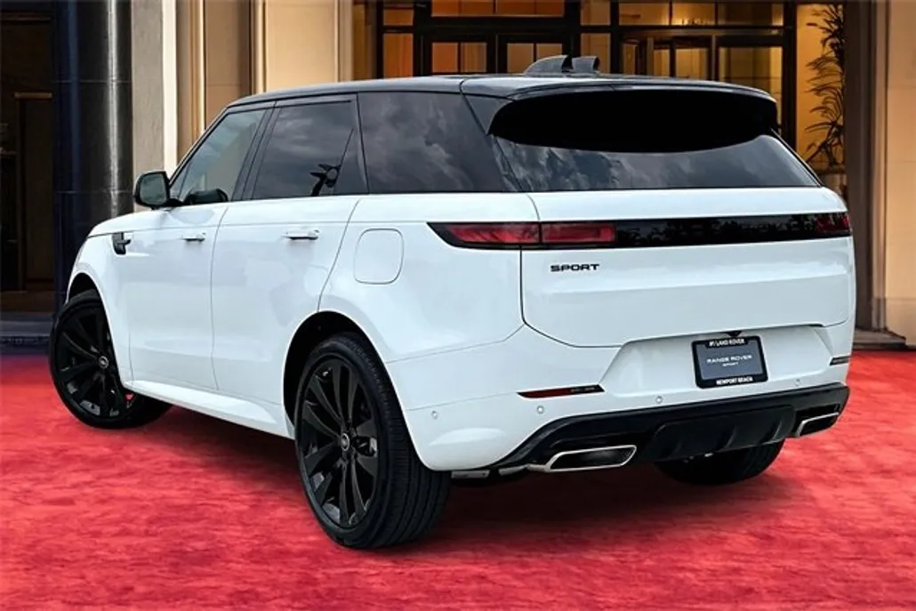 2025 Land Rover Range Rover Sport SE photo 1
