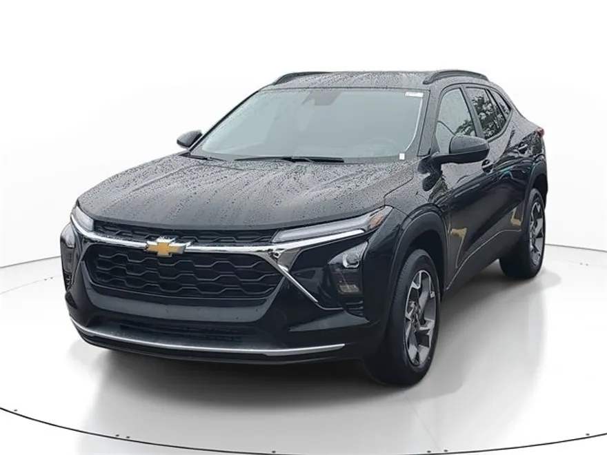 2024 Chevrolet Trax LT photo 1