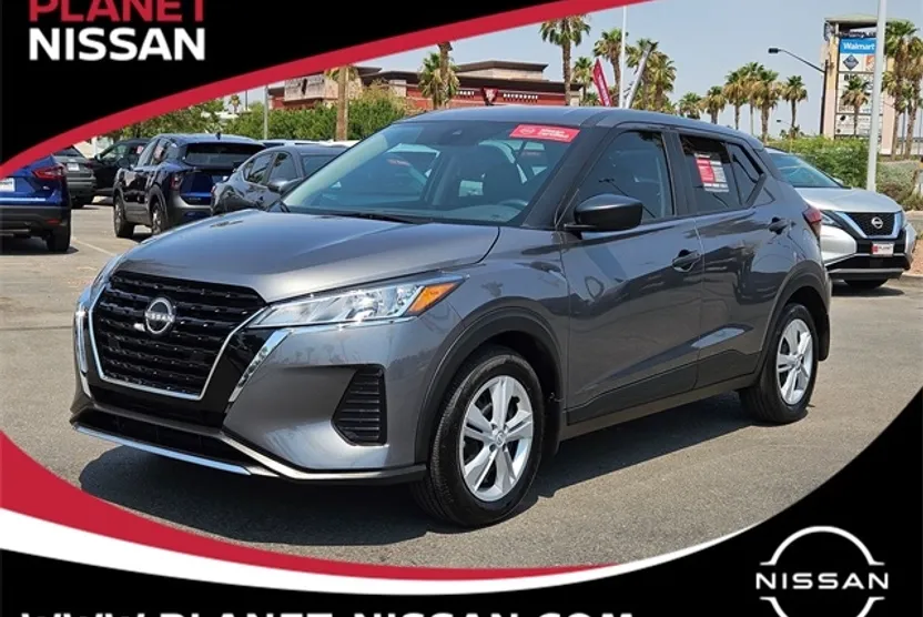 2025 Nissan Kicks Play S photo 1