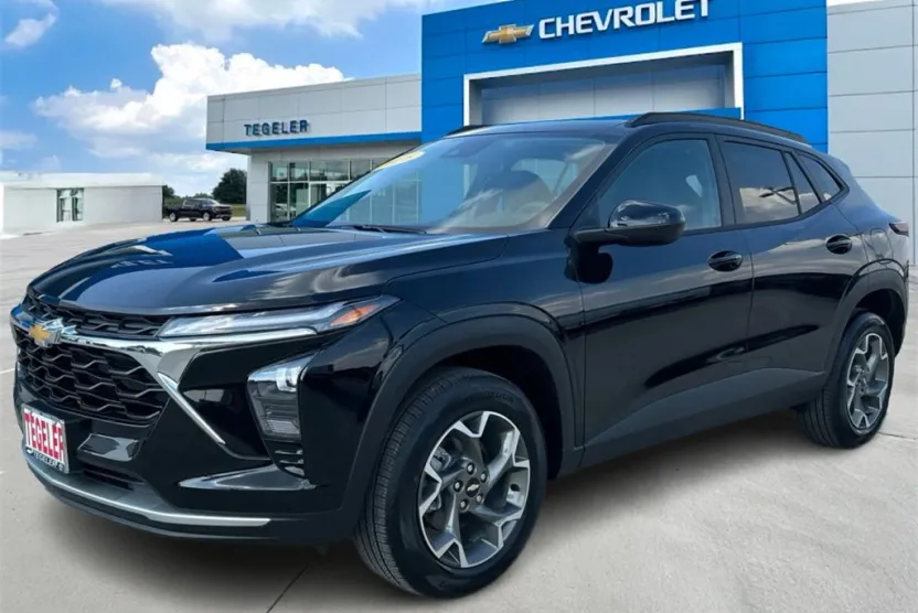 2026 Chevrolet Trax LT photo 1