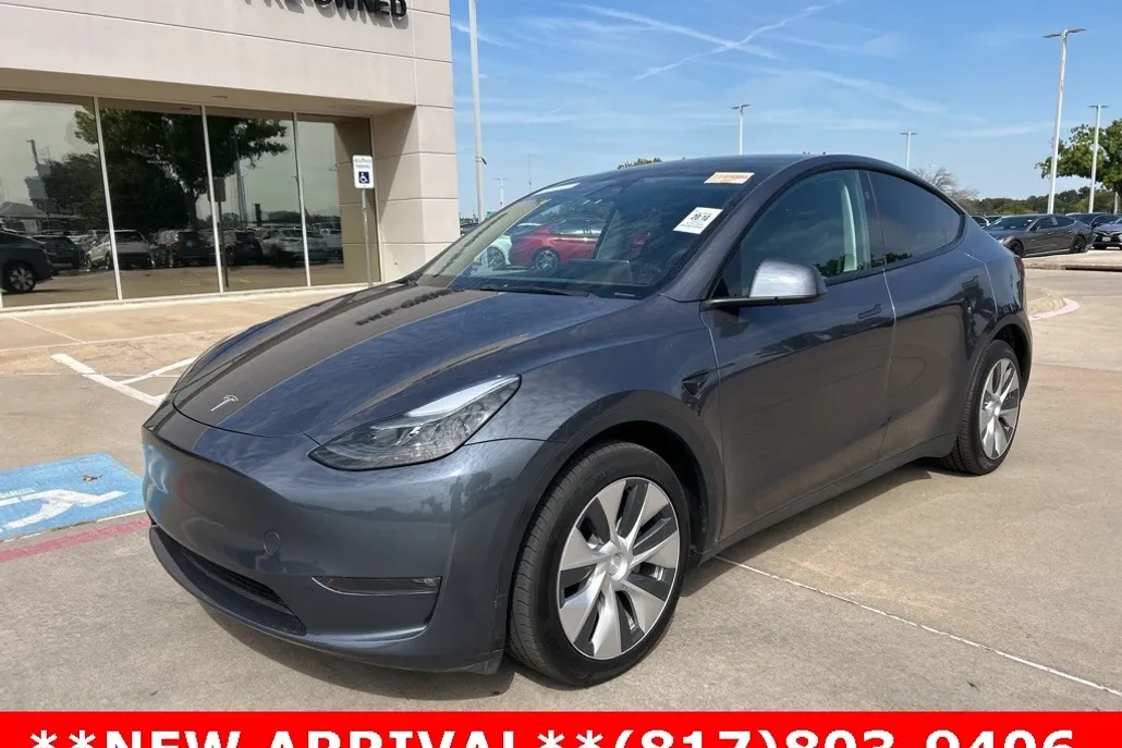 2023 Tesla Model Y Long Range photo 1