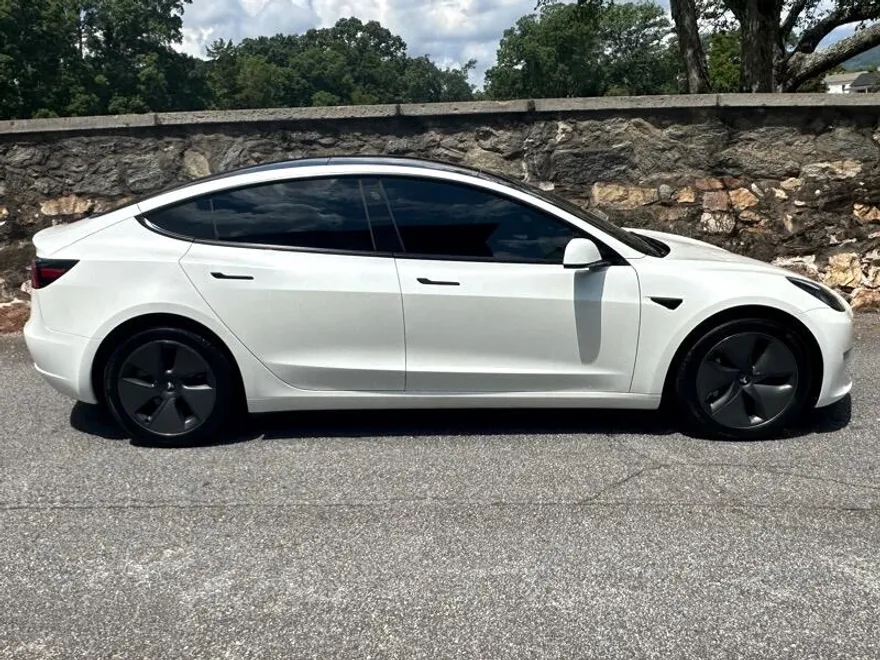 2023 Tesla Model 3 Long Range photo 10
