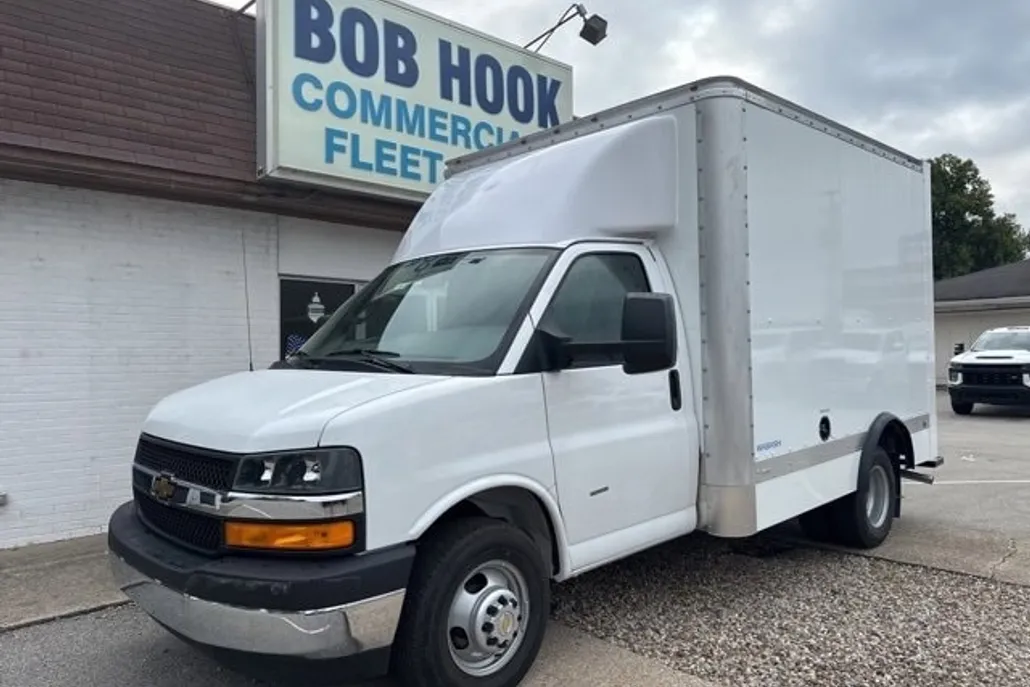 2024 Chevrolet Express 3500 Cutaway Van photo 1