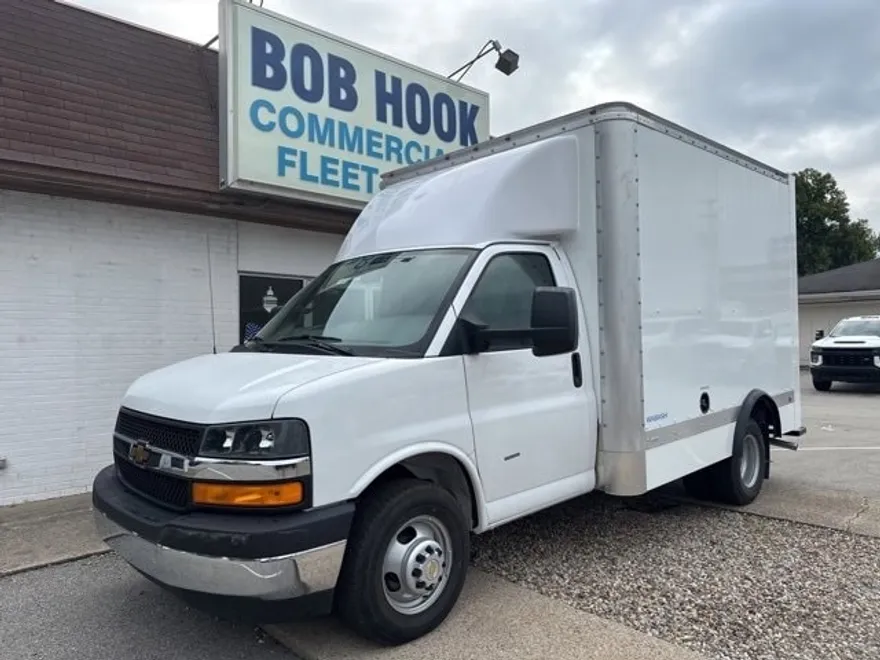 2024 Chevrolet Express 3500 Cutaway Van photo 1