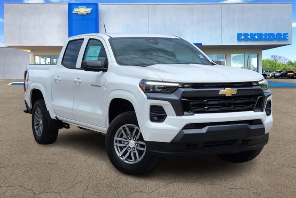 2025 Chevrolet Colorado Work Truck LT photo 1