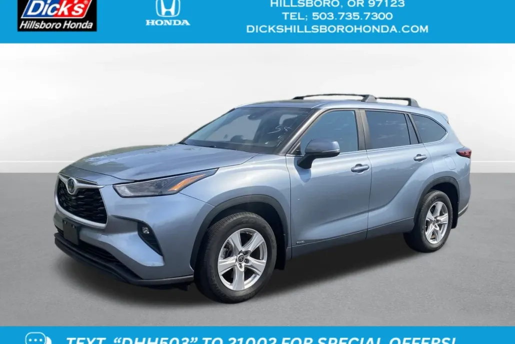 2023 Toyota Highlander Hybrid LE photo 1
