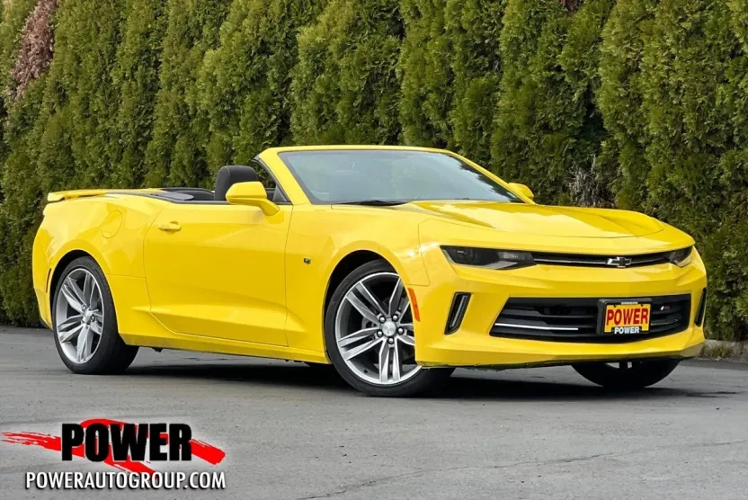 2018 Chevrolet Camaro 1LT photo 1