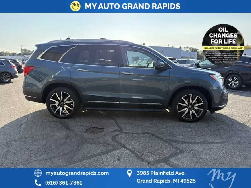 2020 Honda Pilot Touring photo 1