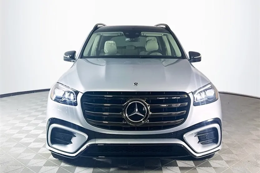 2026 Mercedes Benz GLS 450 4MATIC photo 1