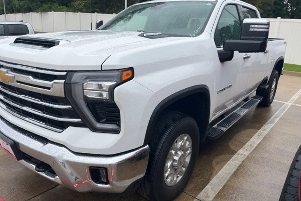 2024 Chevrolet Silverado 2500HD LTZ photo 1
