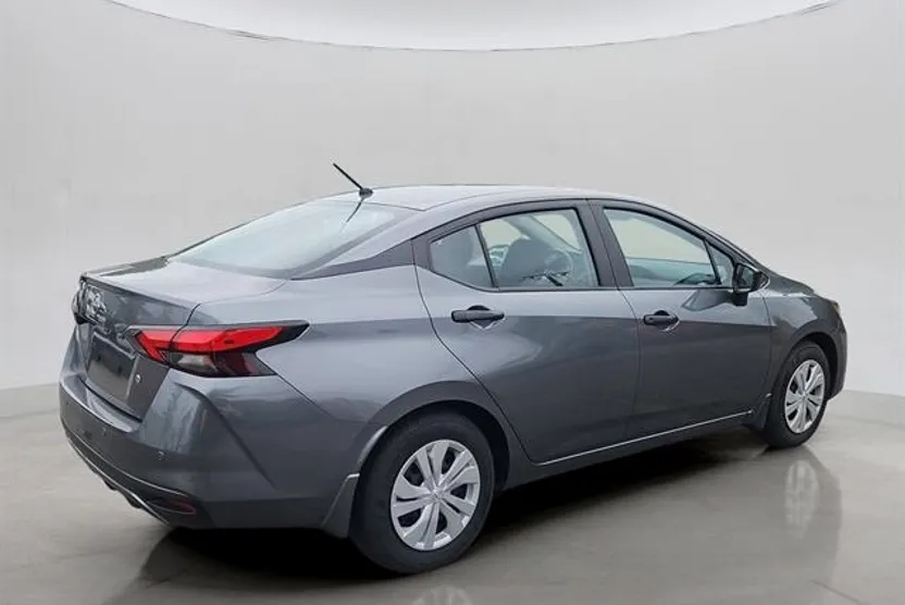 2025 Nissan Versa 1.6 S photo 1