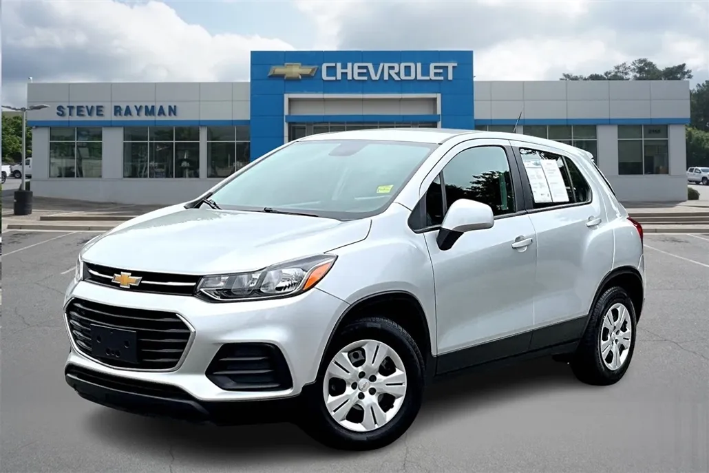 2019 Chevrolet Trax LS photo 1