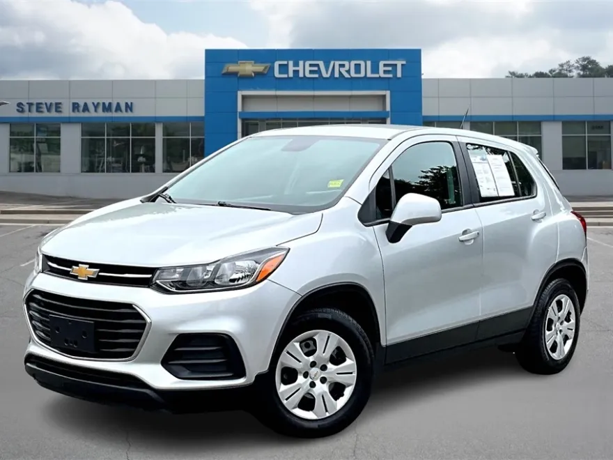 2019 Chevrolet Trax LS photo 1