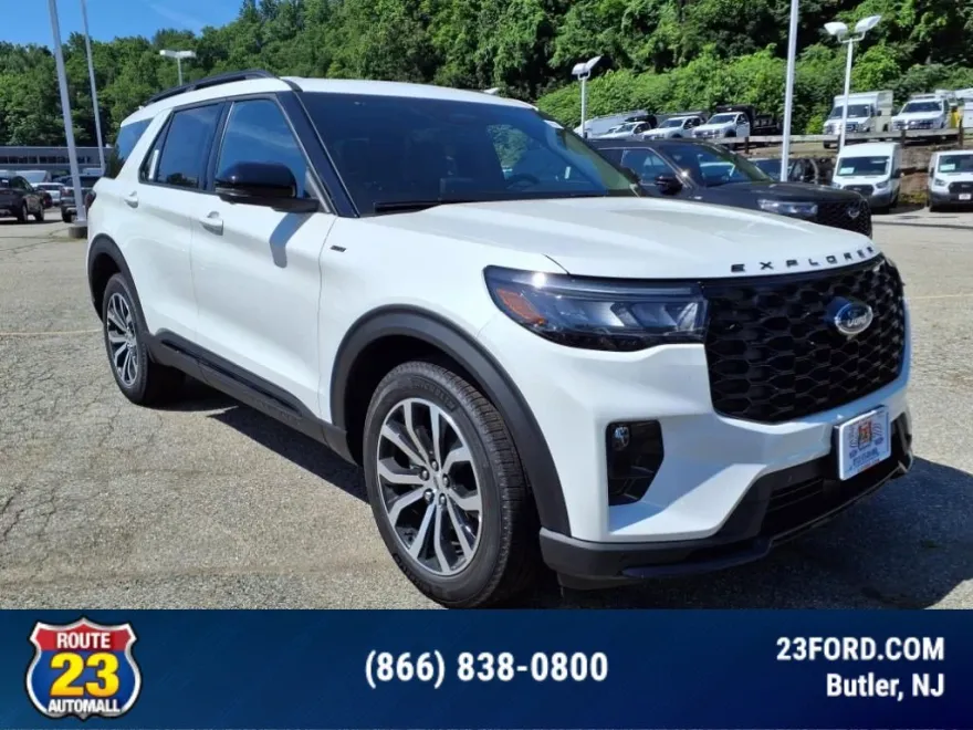 2025 Ford Explorer ST-Line photo 1