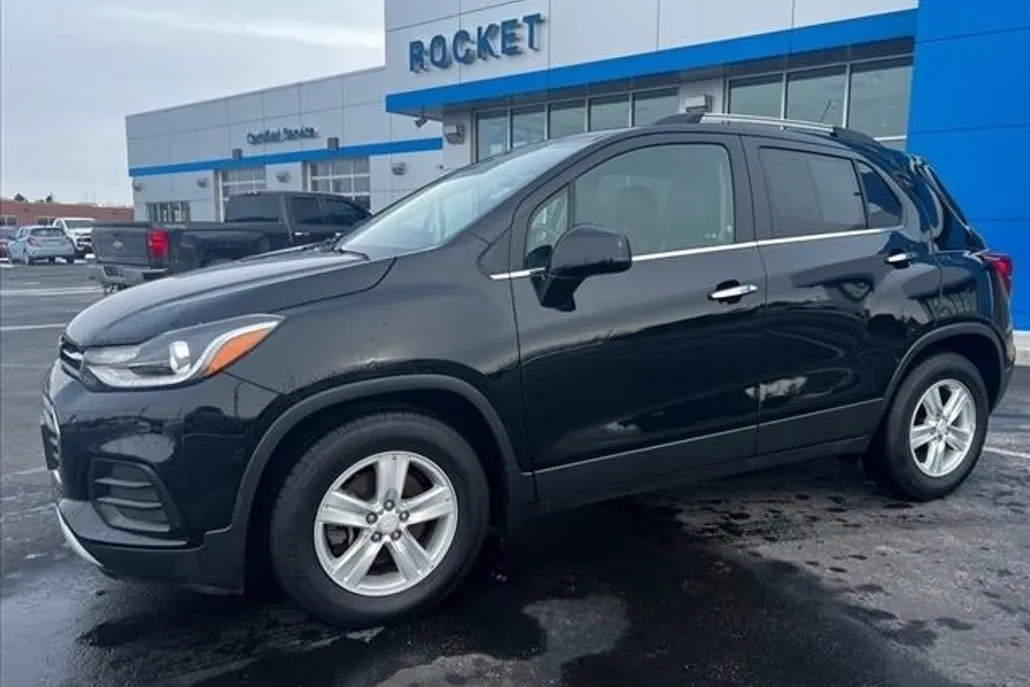 2017 Chevrolet Trax LT photo 1