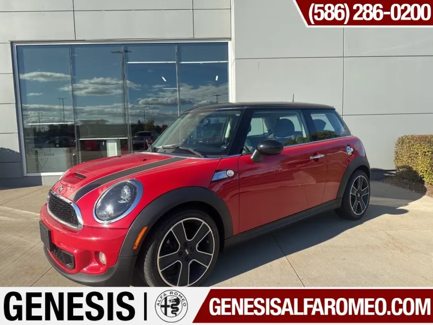 2013 Mini Cooper Hardtop S photo 1