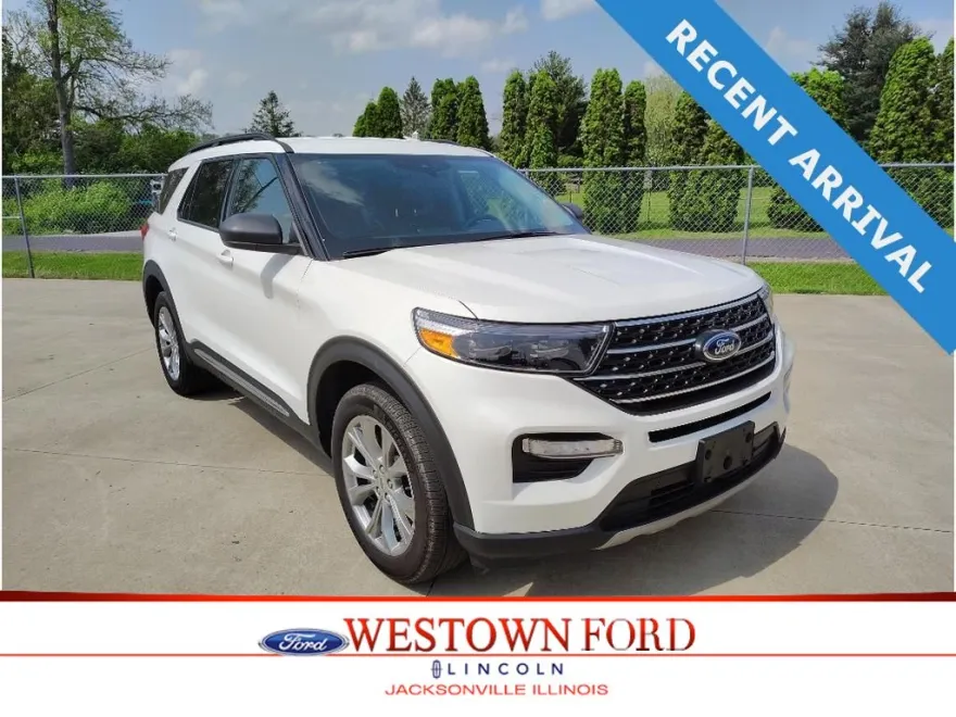 2023 Ford Explorer XLT photo 1