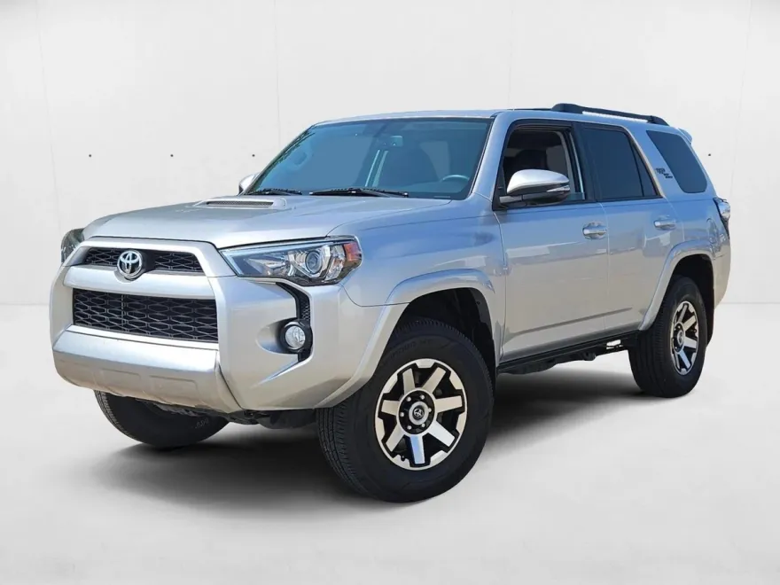 2019 Toyota 4Runner SR5 photo 1