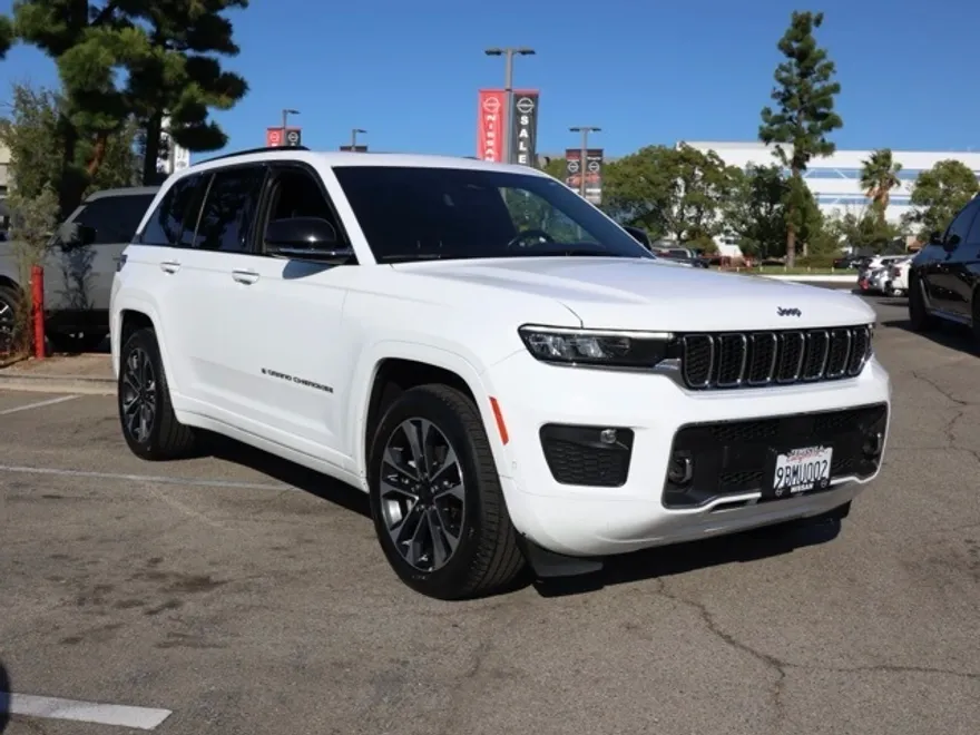 2022 Jeep Grand Cherokee Overland photo 1