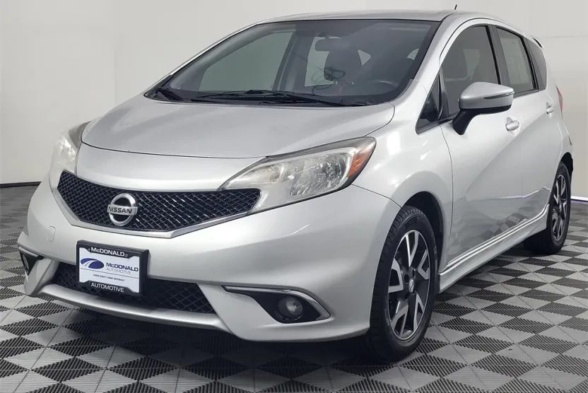 2015 Nissan Versa Note SR photo 1