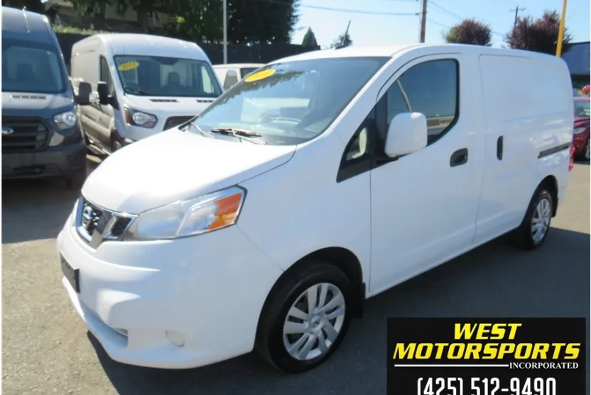 2018 Nissan NV200 SV photo 1