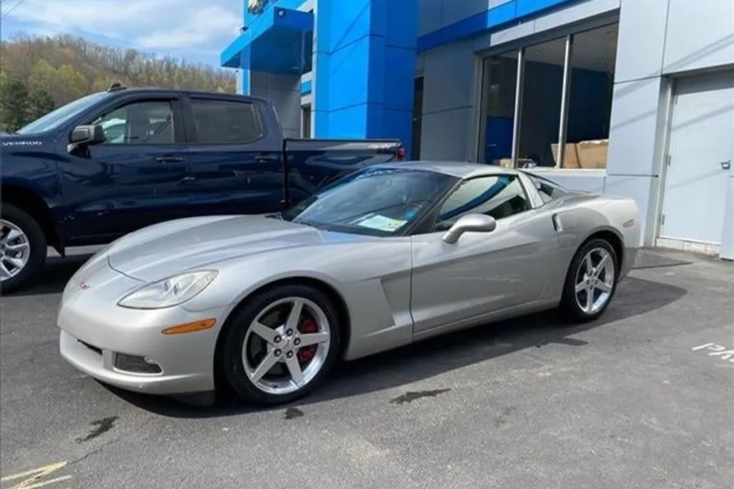 2005 Chevrolet Corvette Base photo 1