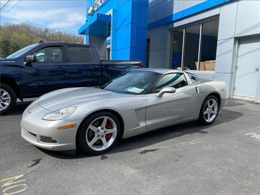 2005 Chevrolet Corvette Base photo 1